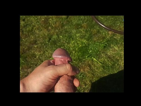 ❤️ Une chaudasse se fait baiser la chatte rose et jouit avec une giclée dans un jardin d'été... ️❌  Sexe at fr.josporn-com.ru ️❤
