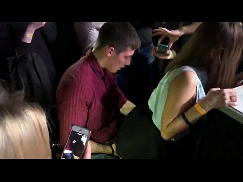 ❤️ Sexe réel dans une boîte de nuit russe. Jeune fille russe de 18 ans baisée dans l'anus et le vagin dans une boîte de nuit. ️❌  Sexe at fr.josporn-com.ru ️❤